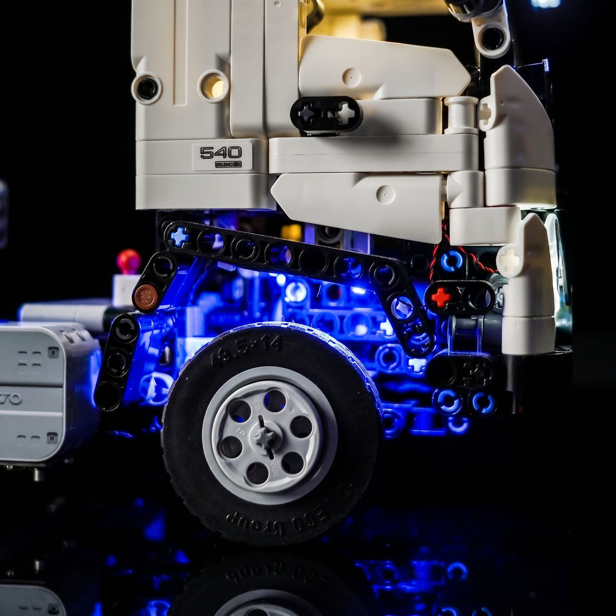 Light_Kit_for_LEGO_Technic_Volvo_FMX_Truck__EC230_Electric_Excavator_42175_Bright_My_Bricks_21