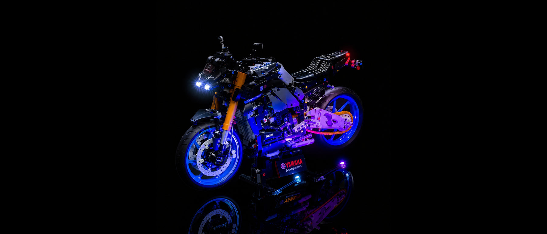 Kit LED pour LEGO® Yamaha MT-10 SP #42159 — lit with the LED light kit