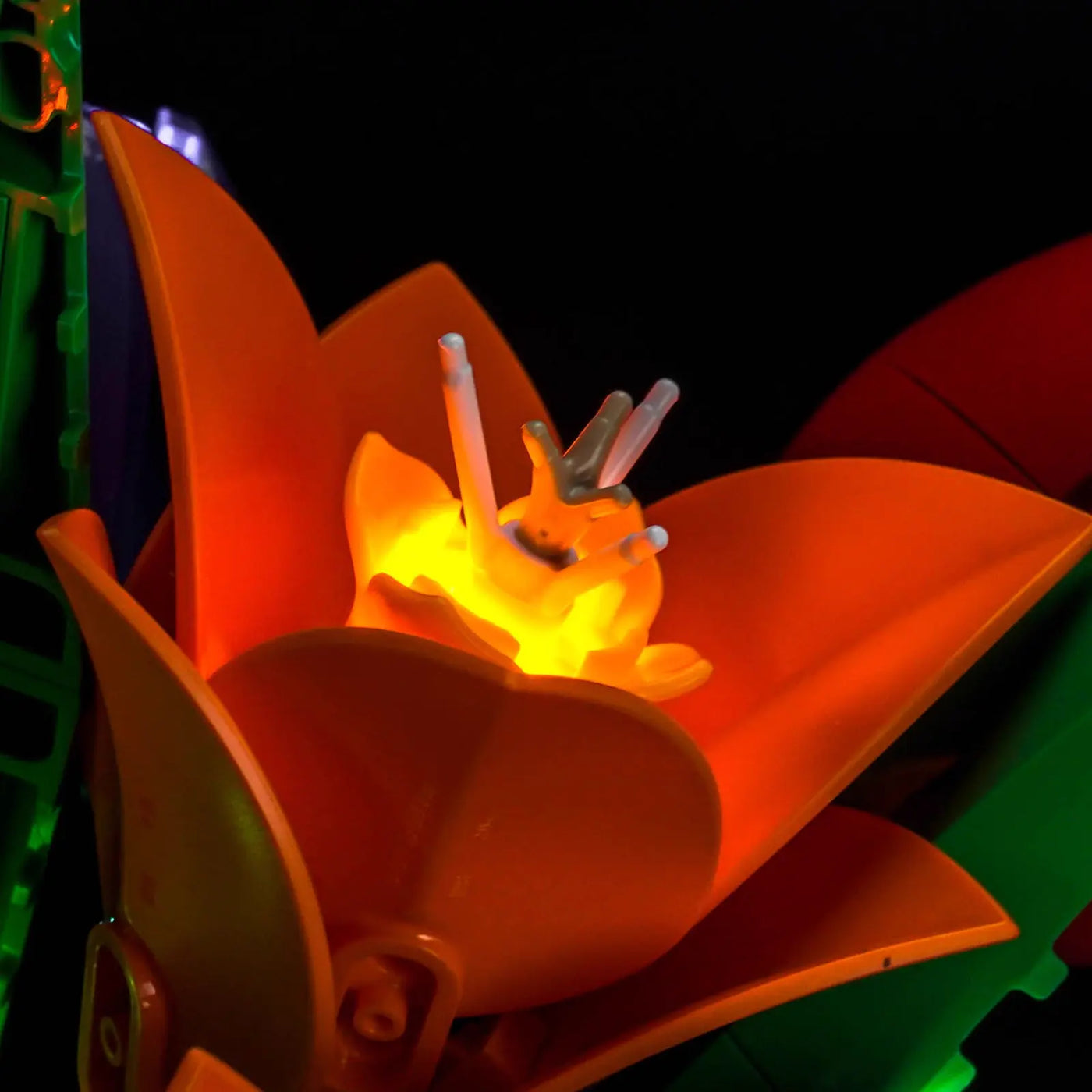 display lighting in a dark room: Bright My Bricks DIY LED light kit for LEGO® The Botanical Collection Tulip Bouquet #11501