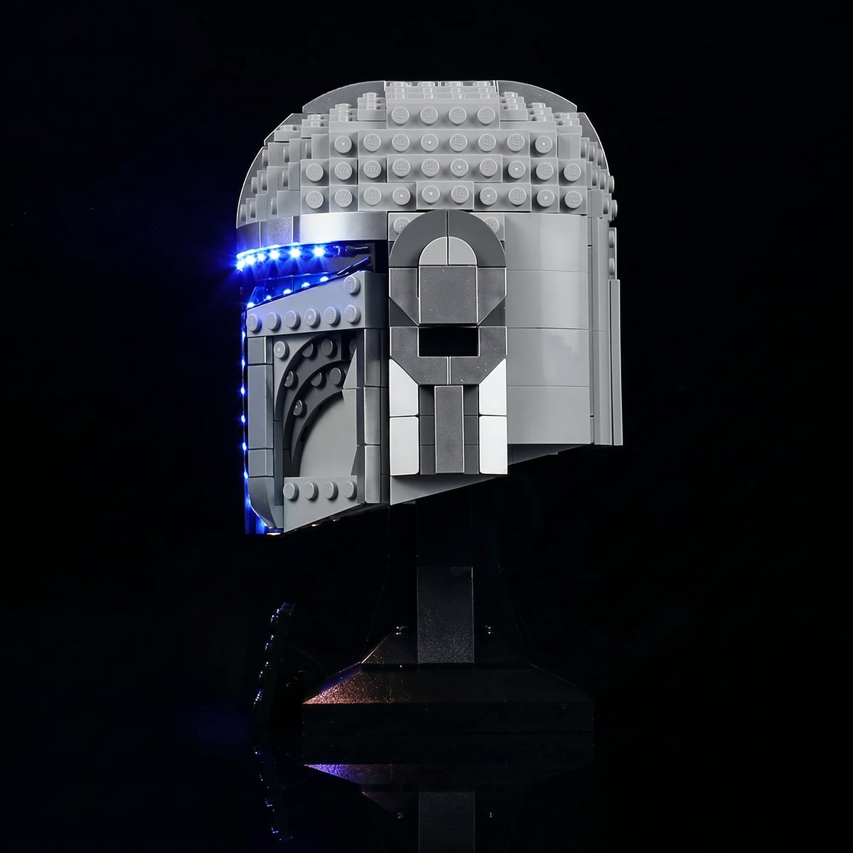 LED light kit for LEGO® The Mandalorian Helmet #75328, brightened interior detail