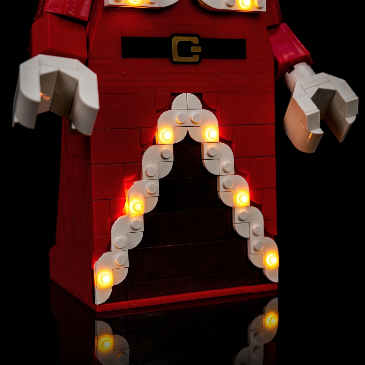 Lichtset für LEGO® Große Frau Weihnachtsmann-Minifigur #40875 – beleuchtete Ansicht 6