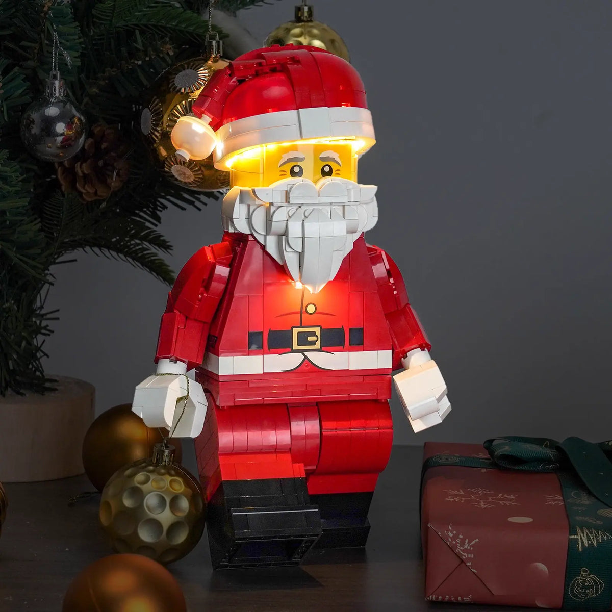 close-up of the LED lighting detail: Bright My Bricks LED lights for LEGO® Up-Scaled Santa Minifigure #40820