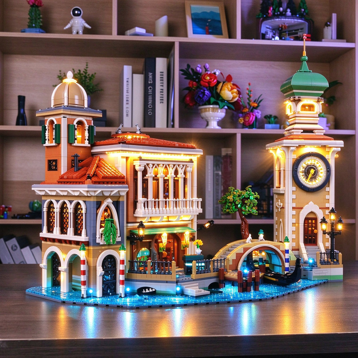 Quartier illuminé exposé sur une surface en bois devant une bibliothèque — LEGO® Le quartier vénitien #11388