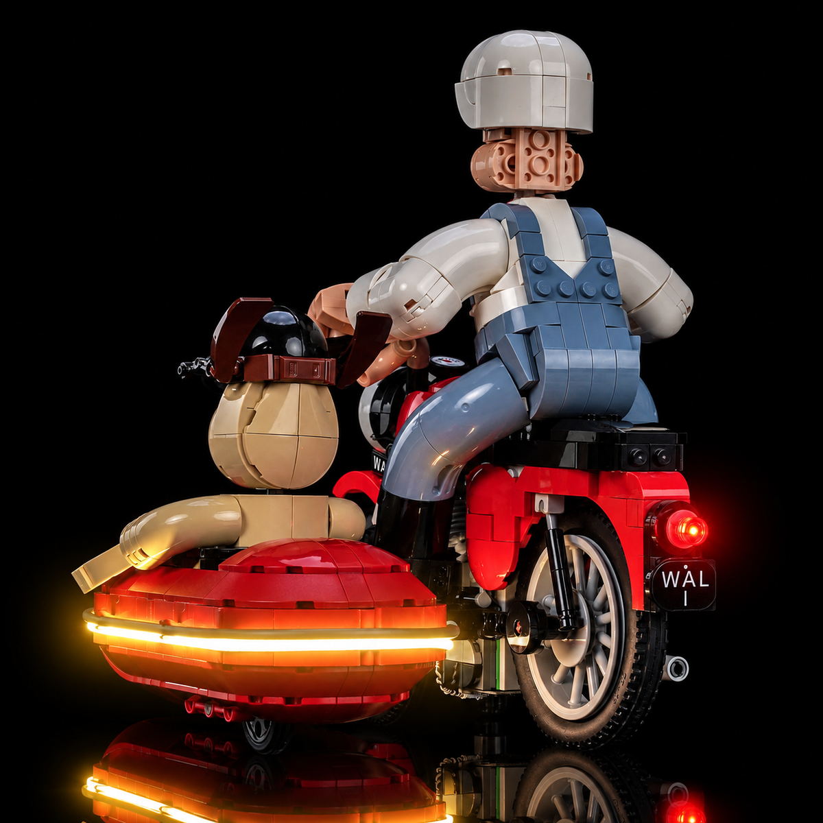 LED-Kit für LEGO Wallace & Gromit 21371, Rückansicht von Wallace, Gromit und dem beleuchteten Motorrad mit Beiwagen
