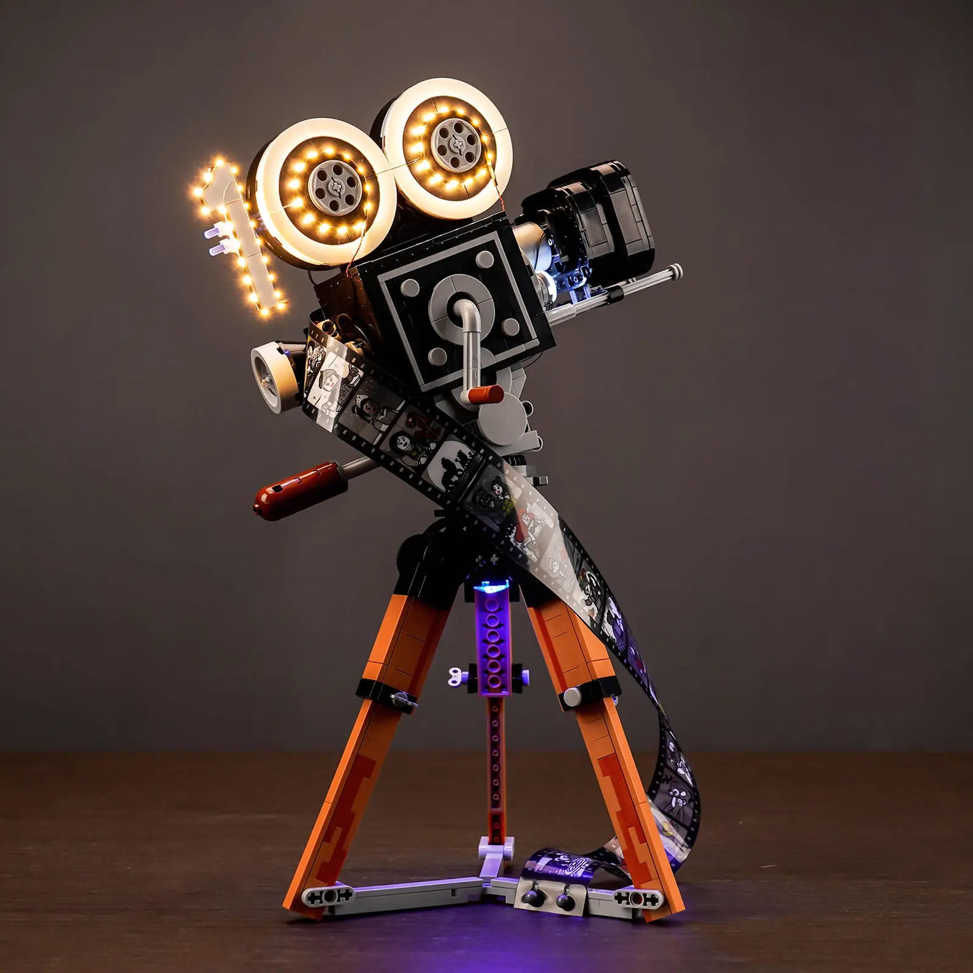 LEGO® Walt Disney Tribute Camera #43230 — lighting effect on the build (USB-powered LED light kit)