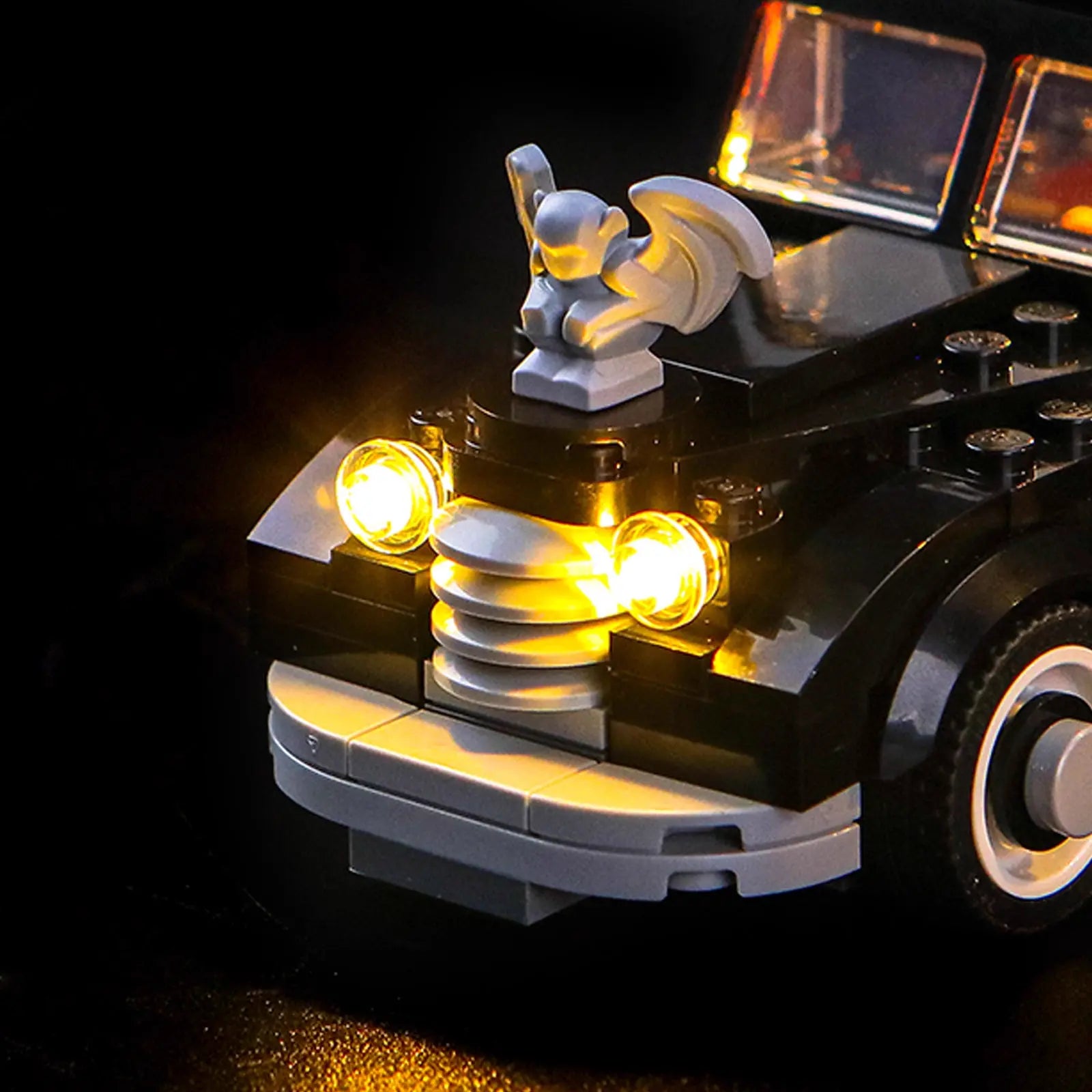 Light Kit LEGO Wednesday Morticia's Cottage #76786 display view